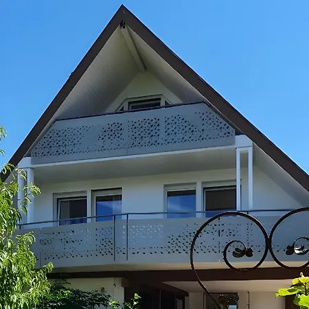 - Im Gärtle 2 * Niederrotweil